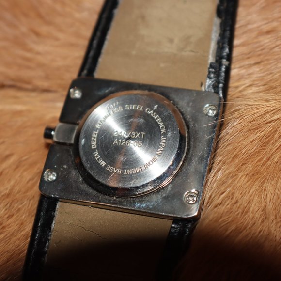 Minimalist Contemporary  Watch - Picture 6 of 6